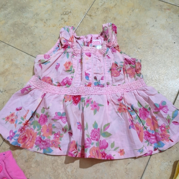 🌟2/$25 Cute little girls clothes 🤸♀️ - Picture 3 of 17